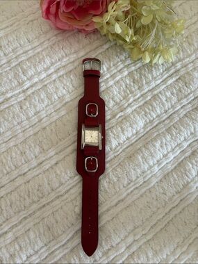 Wristwatch on leather cuff Guess